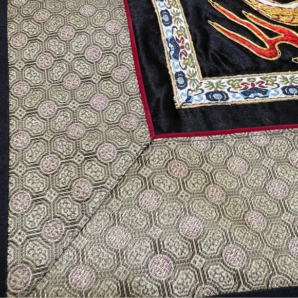 Dun Huang Chinese Satin Embroidered Piece Dragon Gold Red 30" x 24" NWT - Picture 5 of 8